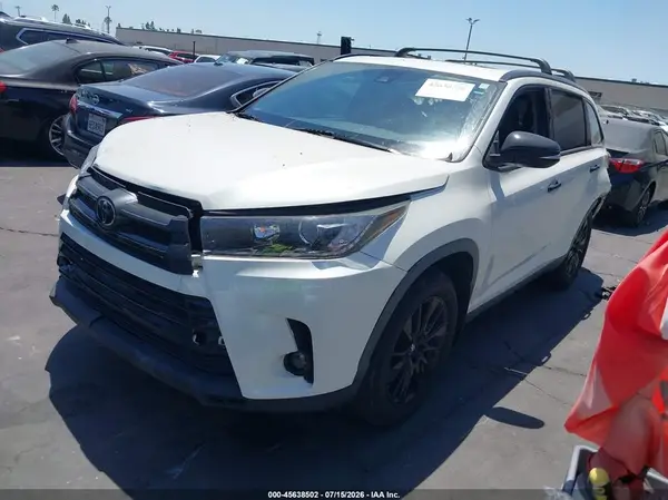 5TDKZRFH9KS326010 2019 TOYOTA HIGHLANDER - Image 2