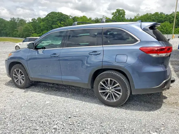 5TDKZRFH9KS326864 2019 TOYOTA HIGHLANDER - Image 2