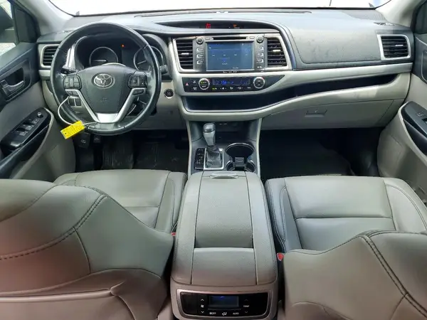 5TDKZRFH9KS326864 2019 TOYOTA HIGHLANDER - Image 8