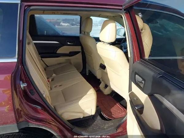 5TDKZRFH9KS329361 2019 TOYOTA HIGHLANDER - Image 8