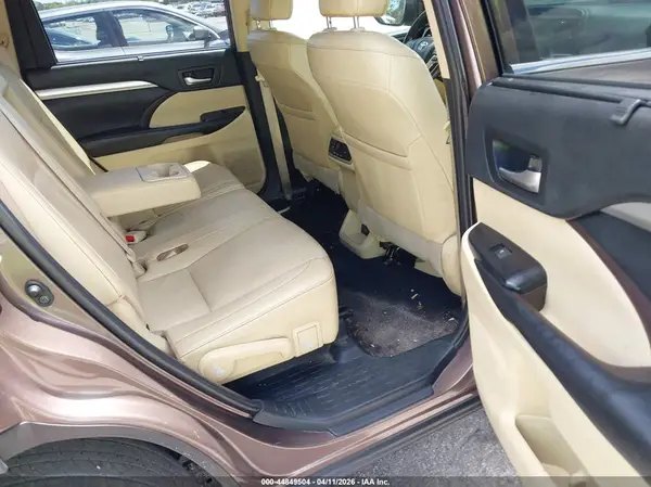 5TDKZRFH9KS329991 2019 TOYOTA HIGHLANDER - Image 8