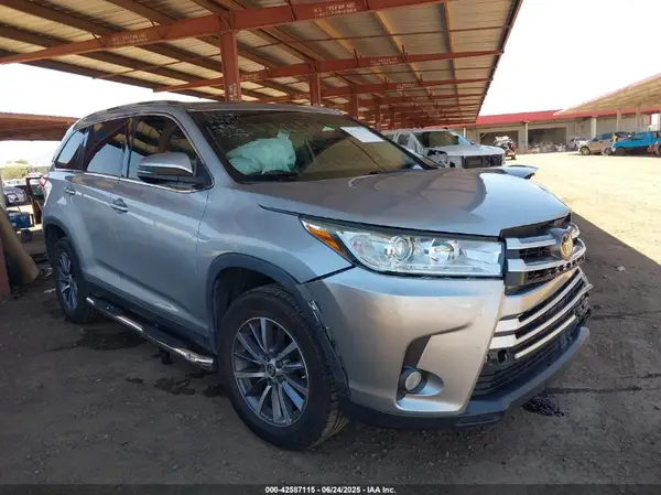 5TDKZRFH9KS330090 2019 TOYOTA HIGHLANDER - Image 1