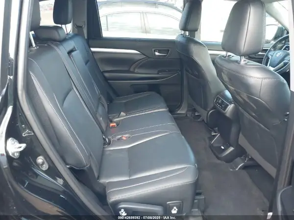 5TDKZRFH9KS332308 2019 TOYOTA HIGHLANDER - Image 8