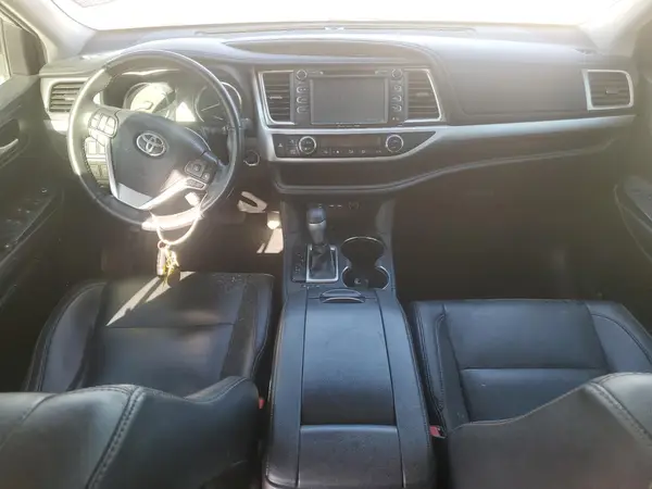 5TDKZRFH9KS336505 2019 TOYOTA HIGHLANDER - Image 8