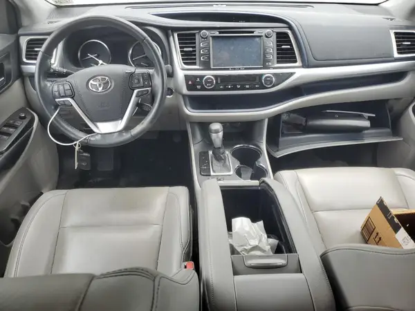 5TDKZRFH9KS337203 2019 TOYOTA HIGHLANDER - Image 8