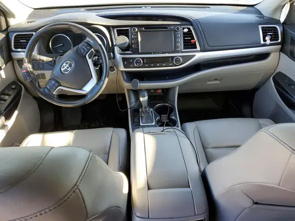 5TDKZRFH9KS343938 2019 TOYOTA HIGHLANDER - Image 8
