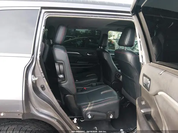 5TDKZRFH9KS351344 2019 TOYOTA HIGHLANDER - Image 8