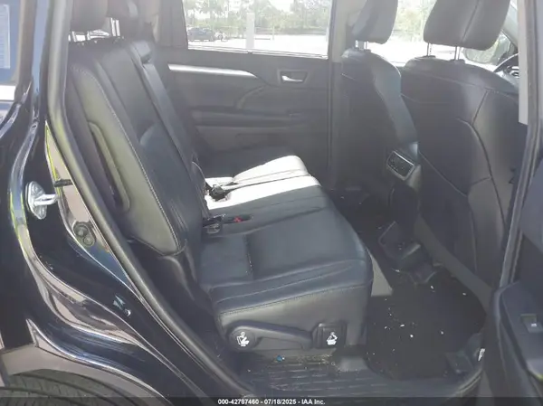 5TDKZRFH9KS363199 2019 TOYOTA HIGHLANDER - Image 8