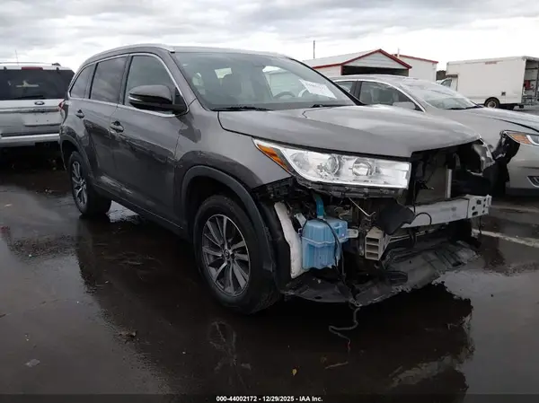 5TDKZRFH9KS551012 2019 TOYOTA HIGHLANDER - Image 1