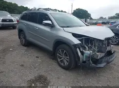 5TDKZRFH9KS552256 2019 TOYOTA HIGHLANDER
