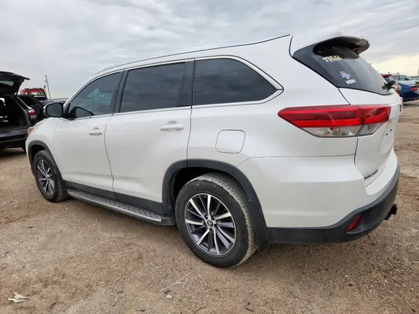 5TDKZRFH9KS552998 2019 TOYOTA HIGHLANDER - Image 2
