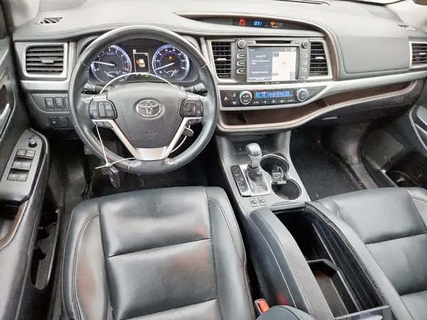 5TDKZRFH9KS552998 2019 TOYOTA HIGHLANDER - Image 8