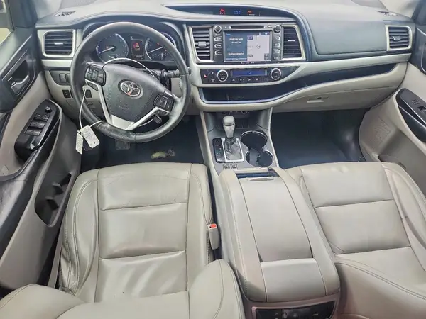 5TDKZRFH9KS555979 2019 TOYOTA HIGHLANDER - Image 8