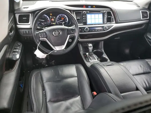 5TDKZRFH9KS560034 2019 TOYOTA HIGHLANDER - Image 8