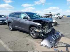 5TDKZRFH9KS560471 2019 TOYOTA HIGHLANDER