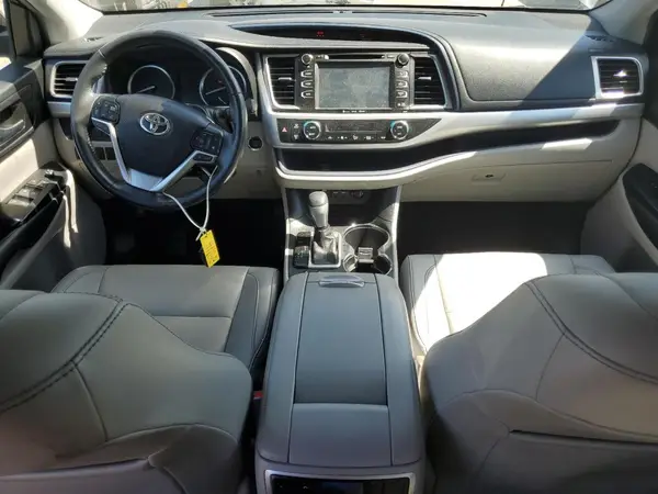 5TDKZRFH9KS563127 2019 TOYOTA HIGHLANDER - Image 8