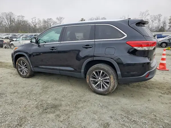 5TDKZRFH9KS566674 2019 TOYOTA HIGHLANDER - Image 2