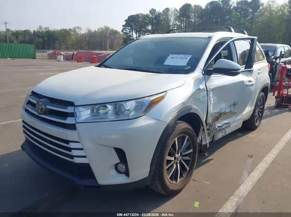 5TDKZRFHXHS188437 2017 TOYOTA HIGHLANDER - Image 2