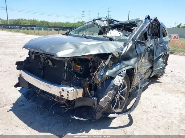 5TDKZRFHXHS190012 2017 TOYOTA HIGHLANDER - Image 2