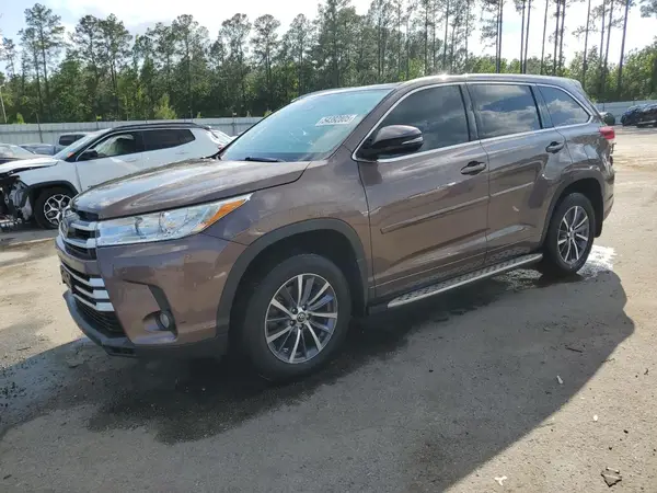5TDKZRFHXHS190558 2017 TOYOTA HIGHLANDER - Image 1