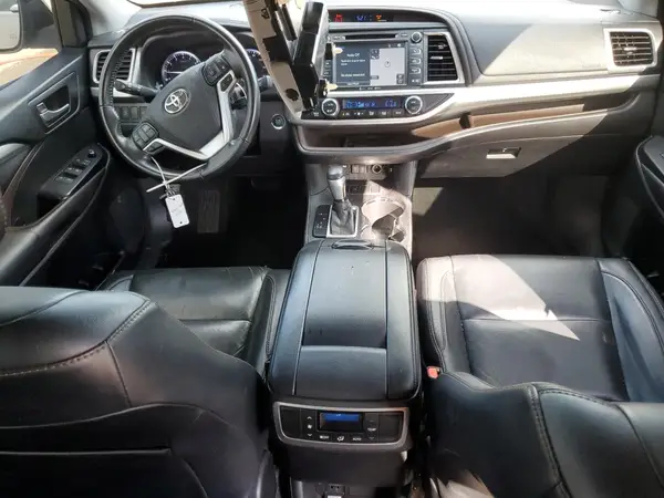 5TDKZRFHXHS190558 2017 TOYOTA HIGHLANDER - Image 8