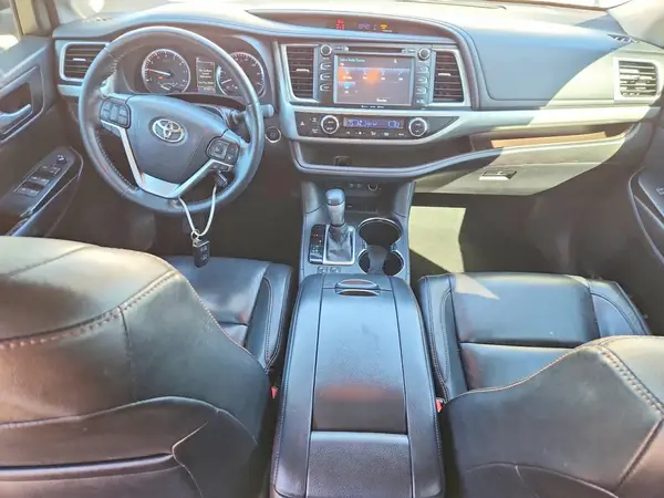 5TDKZRFHXHS213028 2017 TOYOTA HIGHLANDER - Image 8