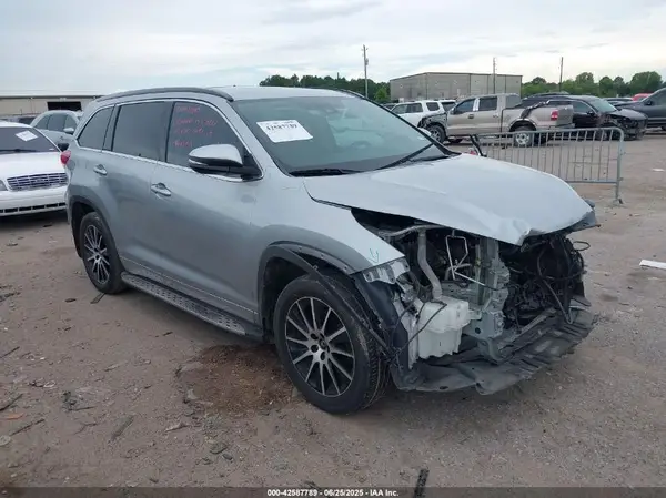 5TDKZRFHXHS508291 2017 TOYOTA HIGHLANDER - Image 1
