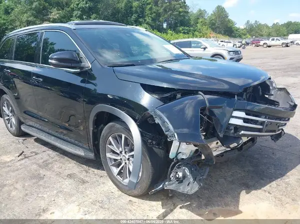 5TDKZRFHXHS509618 2017 TOYOTA HIGHLANDER - Image 1
