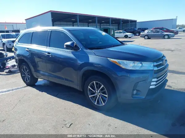 5TDKZRFHXHS509666 2017 TOYOTA HIGHLANDER - Image 1