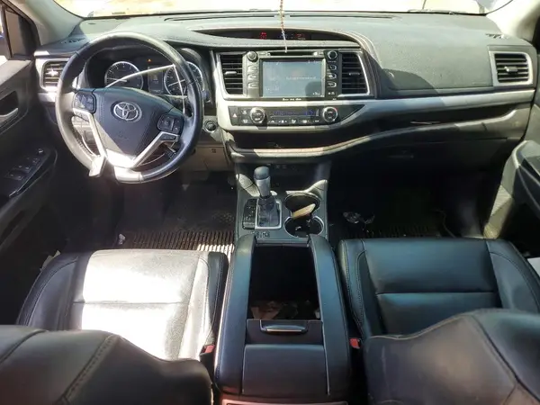 5TDKZRFHXHS510736 2017 TOYOTA HIGHLANDER - Image 8