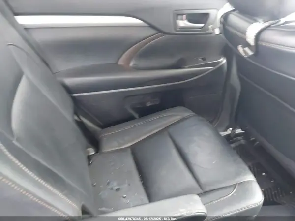 5TDKZRFHXHS511157 2017 TOYOTA HIGHLANDER - Image 8