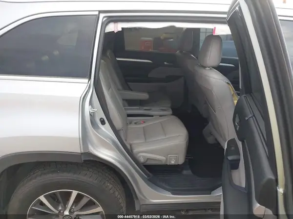 5TDKZRFHXHS511238 2017 TOYOTA HIGHLANDER - Image 8