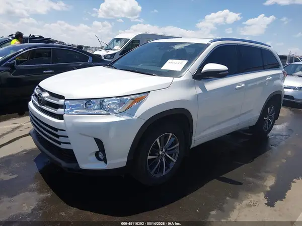 5TDKZRFHXHS514317 2017 TOYOTA HIGHLANDER - Image 2