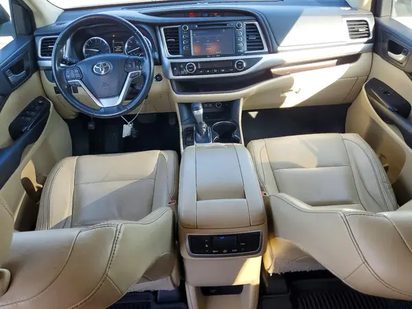 5TDKZRFHXHS516391 2017 TOYOTA HIGHLANDER - Image 8