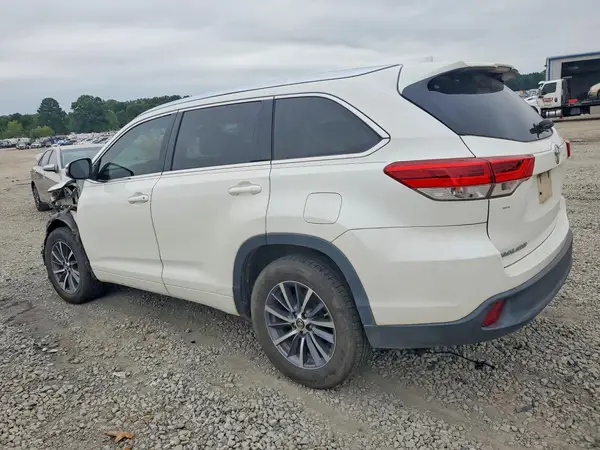 5TDKZRFHXHS517573 2017 TOYOTA HIGHLANDER - Image 2