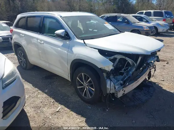 5TDKZRFHXHS518660 2017 TOYOTA HIGHLANDER - Image 1