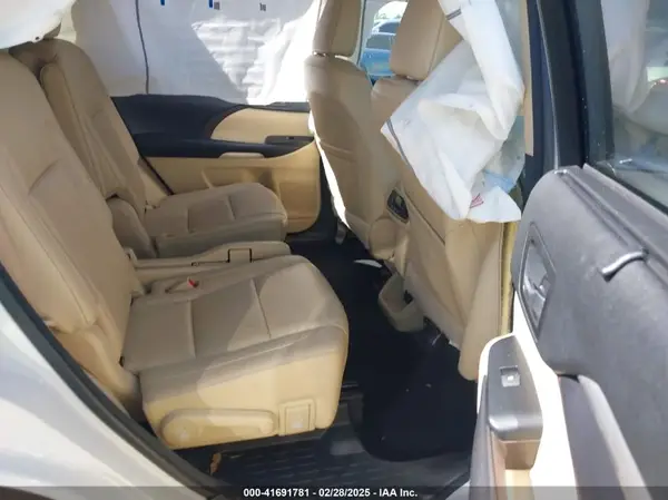 5TDKZRFHXHS518660 2017 TOYOTA HIGHLANDER - Image 8