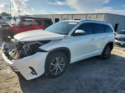 5TDKZRFHXHS520571 2017 TOYOTA HIGHLANDER