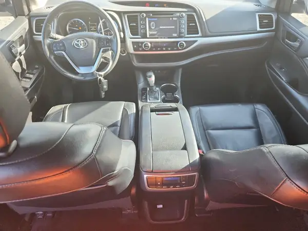 5TDKZRFHXHS520571 2017 TOYOTA HIGHLANDER - Image 8