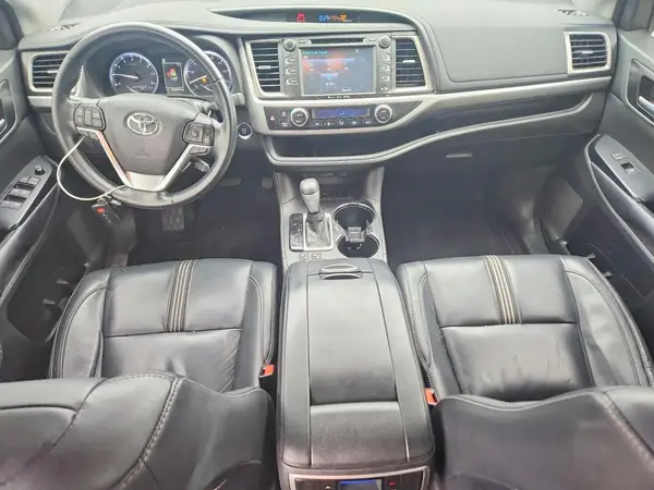 5TDKZRFHXHS520649 2017 TOYOTA HIGHLANDER - Image 8