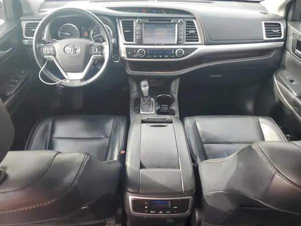 5TDKZRFHXHS520988 2017 TOYOTA HIGHLANDER - Image 8