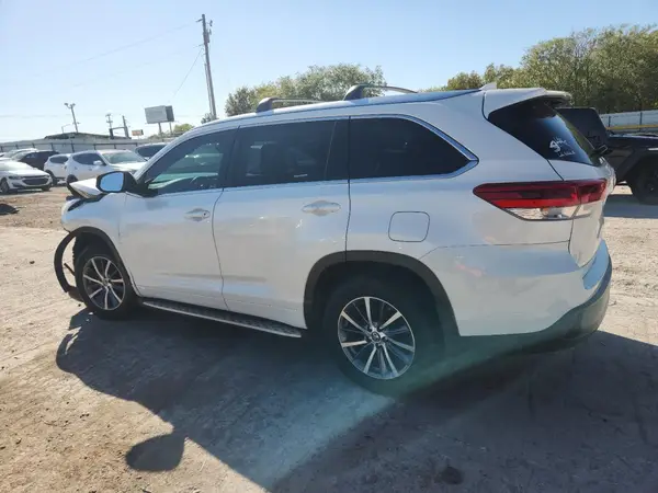 5TDKZRFHXHS522174 2017 TOYOTA HIGHLANDER - Image 2