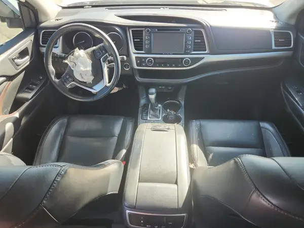 5TDKZRFHXHS522174 2017 TOYOTA HIGHLANDER - Image 8