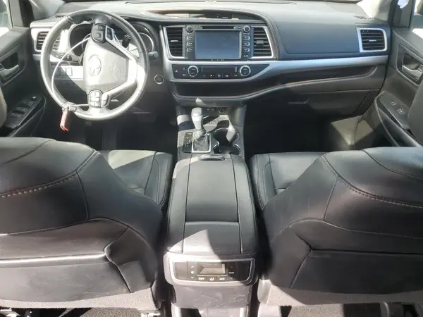 5TDKZRFHXHS522448 2017 TOYOTA HIGHLANDER - Image 8