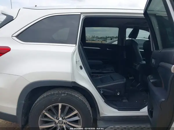 5TDKZRFHXHS524314 2017 TOYOTA HIGHLANDER - Image 8