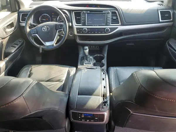 5TDKZRFHXHS525074 2017 TOYOTA HIGHLANDER - Image 8