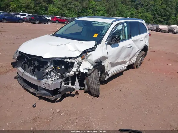 5TDKZRFHXHS525706 2017 TOYOTA HIGHLANDER - Image 2