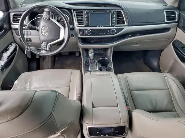 5TDKZRFHXJS258508 2018 TOYOTA HIGHLANDER - Image 8