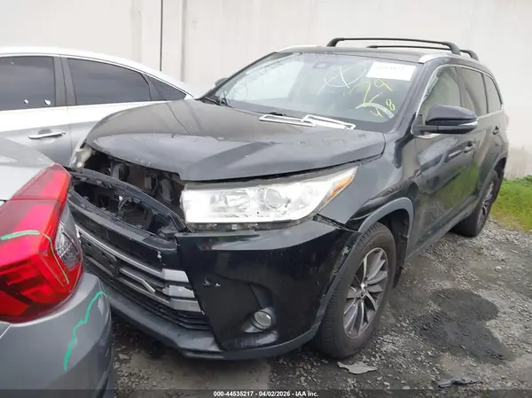 5TDKZRFHXJS271808 2018 TOYOTA HIGHLANDER - Image 2