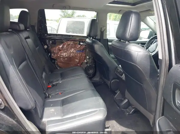 5TDKZRFHXJS272988 2018 TOYOTA HIGHLANDER - Image 8